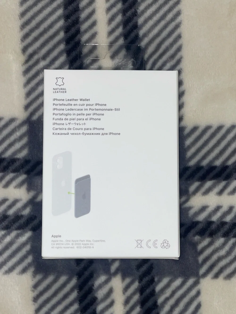 Apple iPhone Leather Wallet MagSafe - White Packaging perfect gift